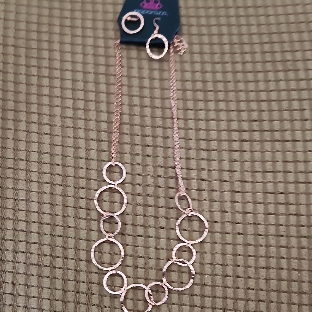 Paparazzi Gold Modern Necklace